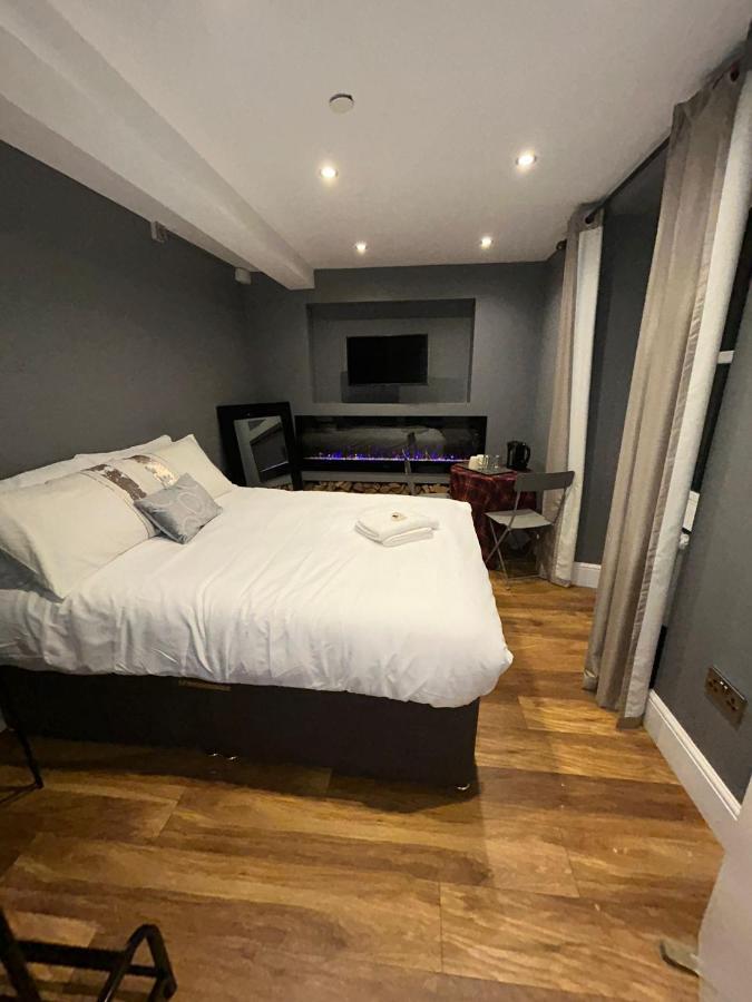 Séjour chez l'habitant Cosy Double Bed With Fire Place *